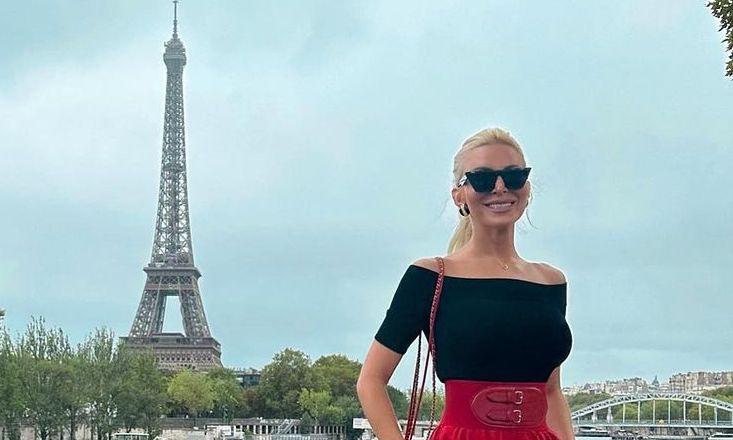 Κατερίνα Καινούργιου: Με αυτό το πρόσωπο πήγε στο Παρίσι - Πόζαρε με φόντο τον Πύργο του Άιφελ