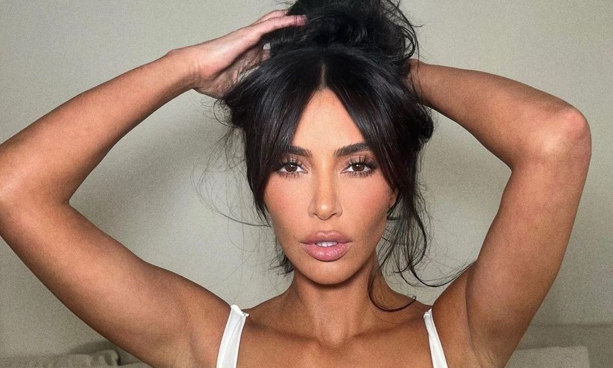 4 μάσκες για την επανόρθωση των μαλλιών μετά τις διακοπές