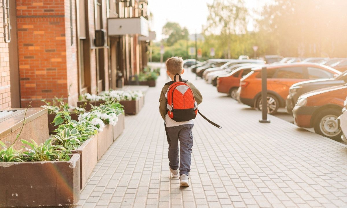 Πρώην πράκτορας του FBI συμβουλεύει για τις σχολικές τσάντες