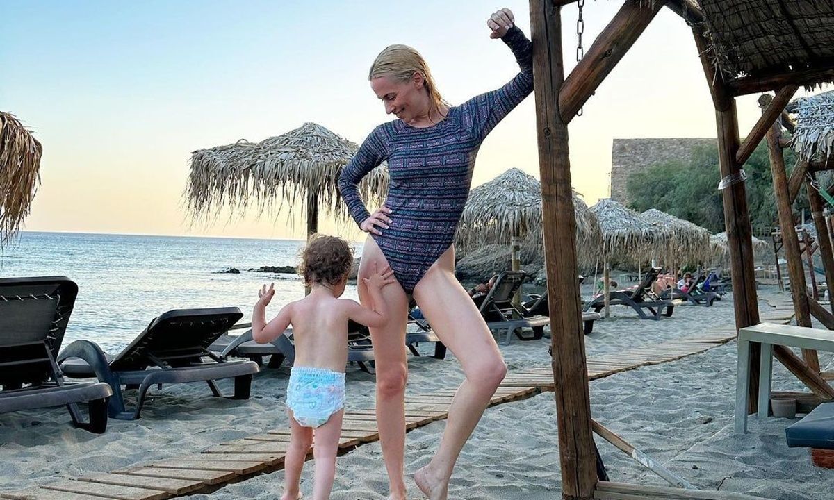 Νάντια Μπουλέ: Δίνει tips στους γονείς για το ταξίδι με παιδί