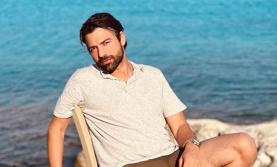 Σπάνια στιγμιότυπα με τον Ανδρέα Γεωργίου να παίζει σε σειρά, σε ηλικία 14 ετών