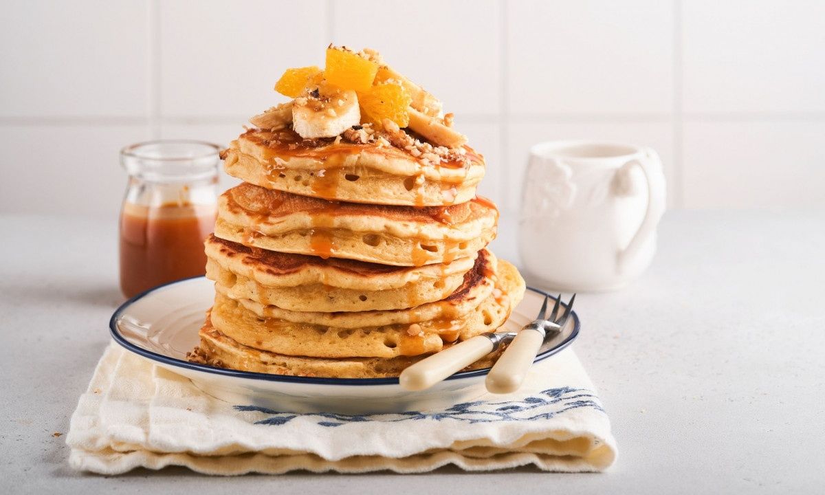 Αφράτα pancakes με βρόμη και γιαούρτι