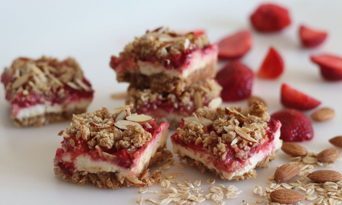 Σπιτικές μπάρες δημητριακών με βρόμη και μύρτιλα