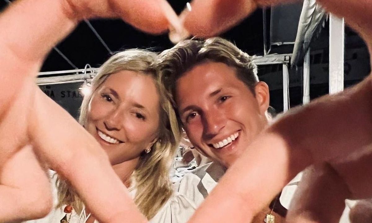 H Marie Chantal ποζάρει στον φακό της συντρόφου του γιου της