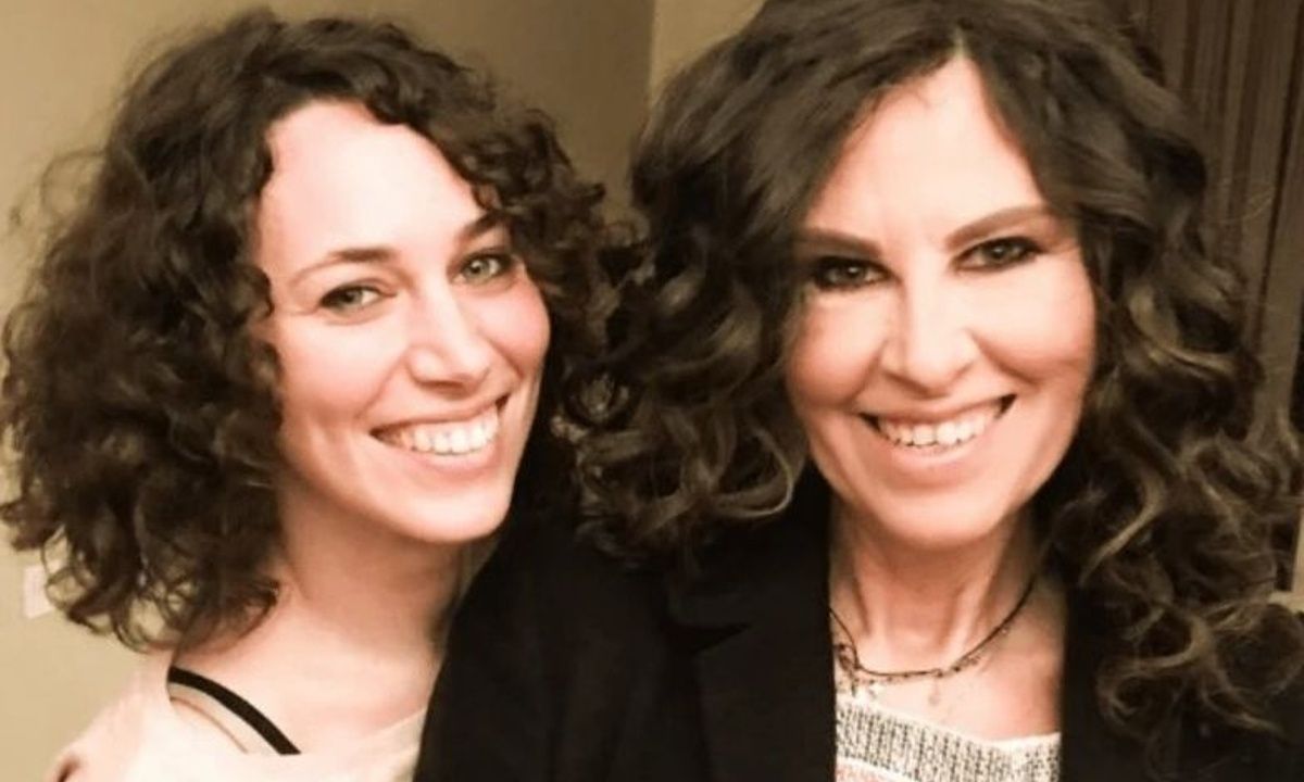 Η καλλονή κόρη της Ελευθερίας Αρβανιτάκη και τα posts μαζί της