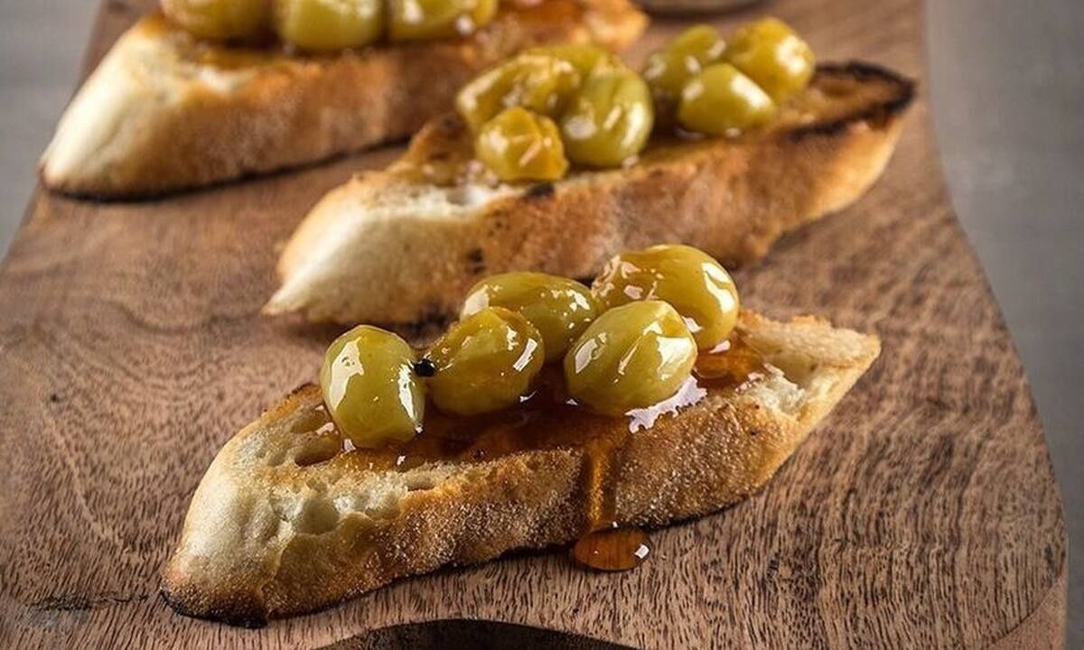 Γλυκό του κουταλιού σταφύλι από τον Άκη Πετρετζίκη