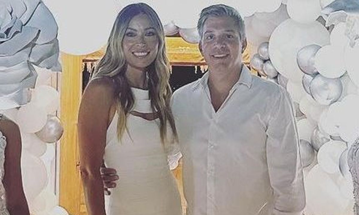 Σαν νύφη ή κορυφαίο μοντέλο σε αυτά τα ραντεβού με τον σύζυγό της η Μαριέττα Χρουσαλά