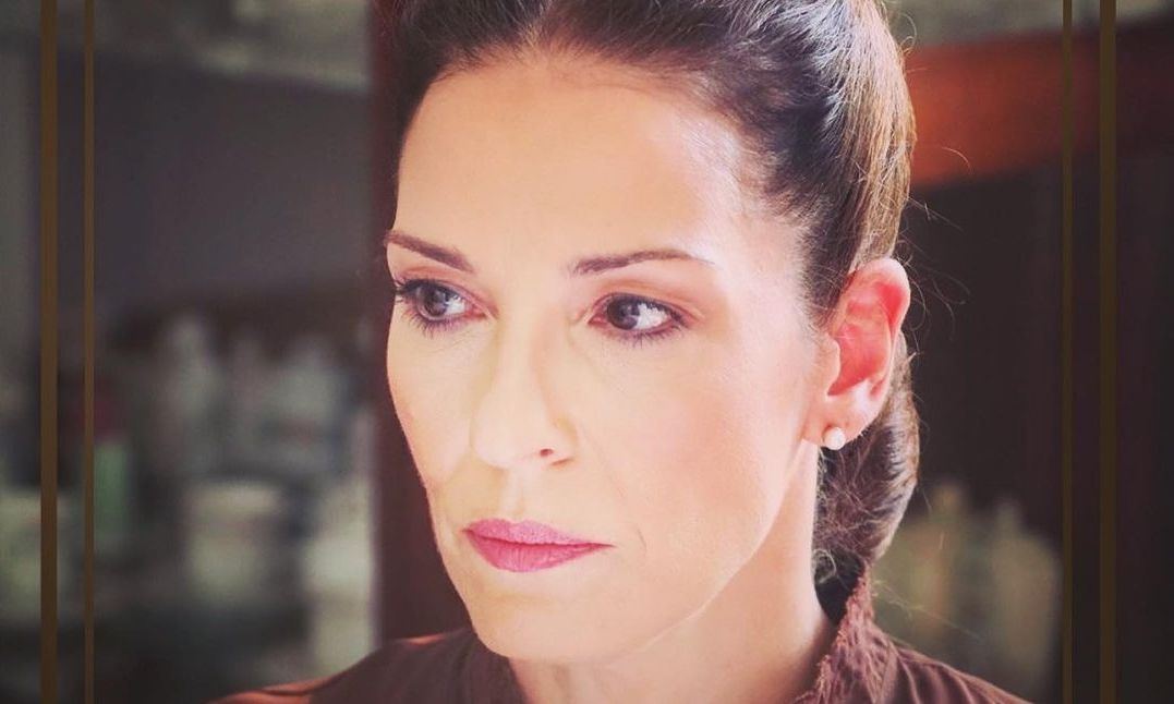 Αθηνά Μαξίμου: «Η Μερόπη δεν έχει συγχωρέσει την οικογένειά της αλλά δεν είναι εκδικητική»