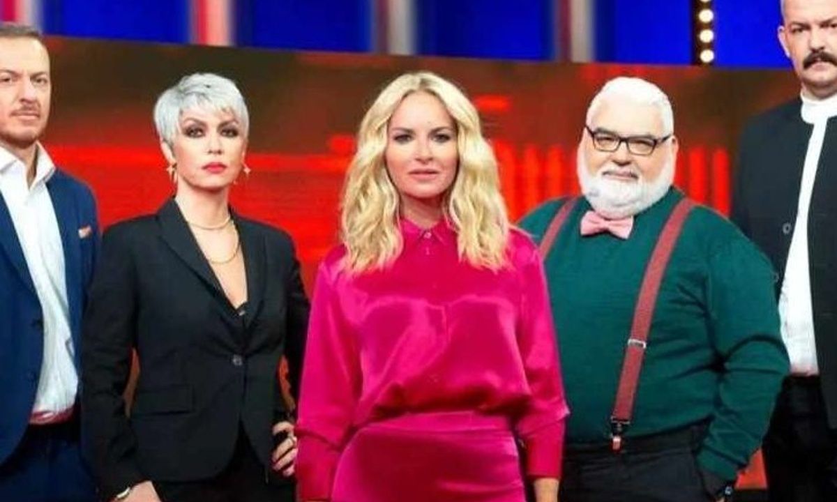 The Chase: Η Μπεκατώρου και το Σούπερ Αγόρι έγιναν trend στο Twitter