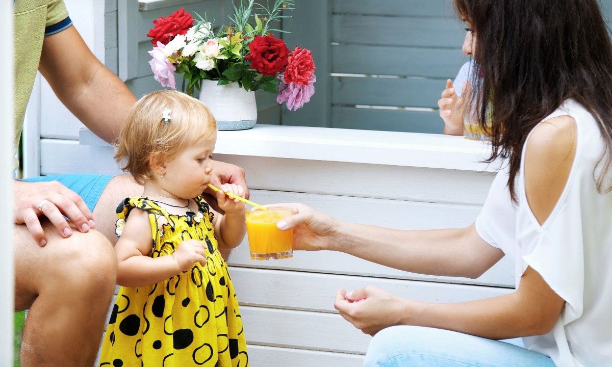 Πώς να αφαιρέσετε τους λεκέδες από χυμό φρούτων