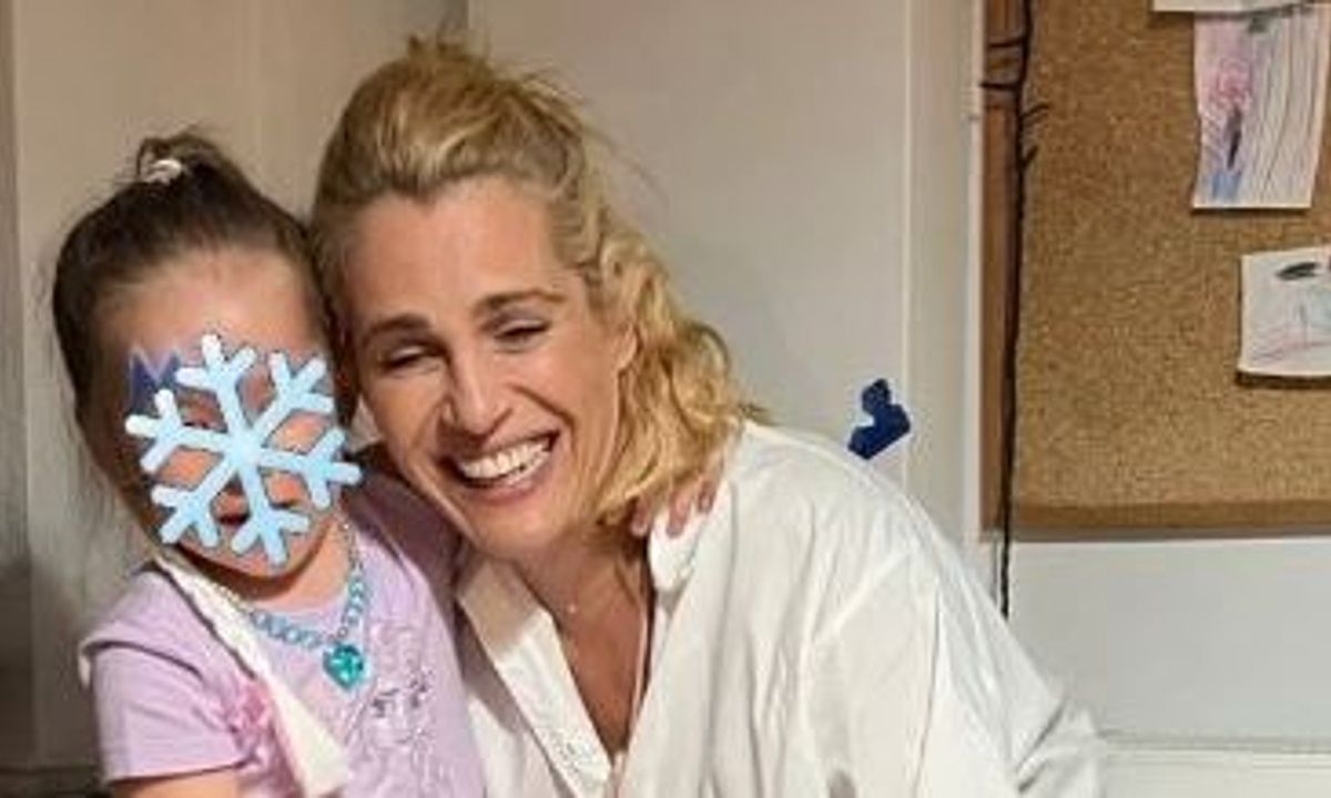 Τζένη Μπότση: Η Αλίκη φτιάχνει μόνη της μπάρες δημητριακών