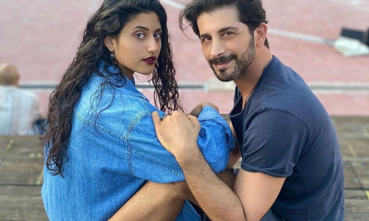 Η κόρη του Χρήστου Σπανού κάνει νέα καριέρα και η Ρούλα Ρέβη σχολιάζει