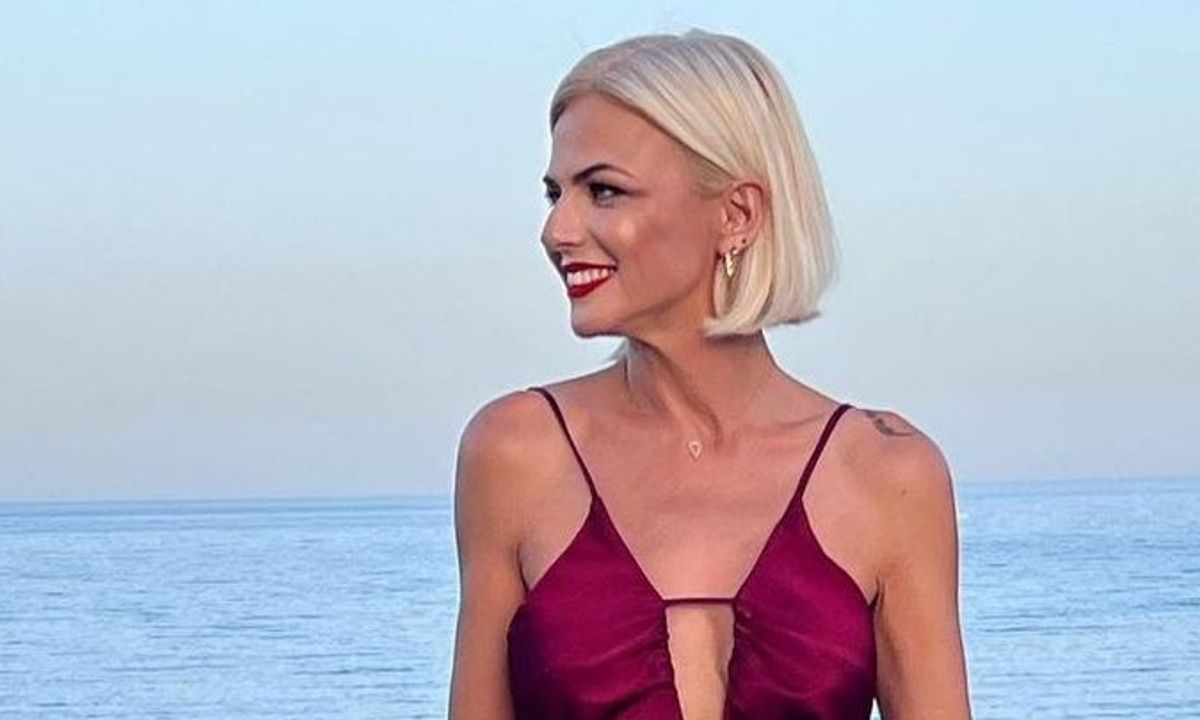 Χριστίνα Κοντοβά: Η κόρη της έγινε παρανυφάκι και τα φορέματα και των δύο ήταν όνειρο (εικόνες)