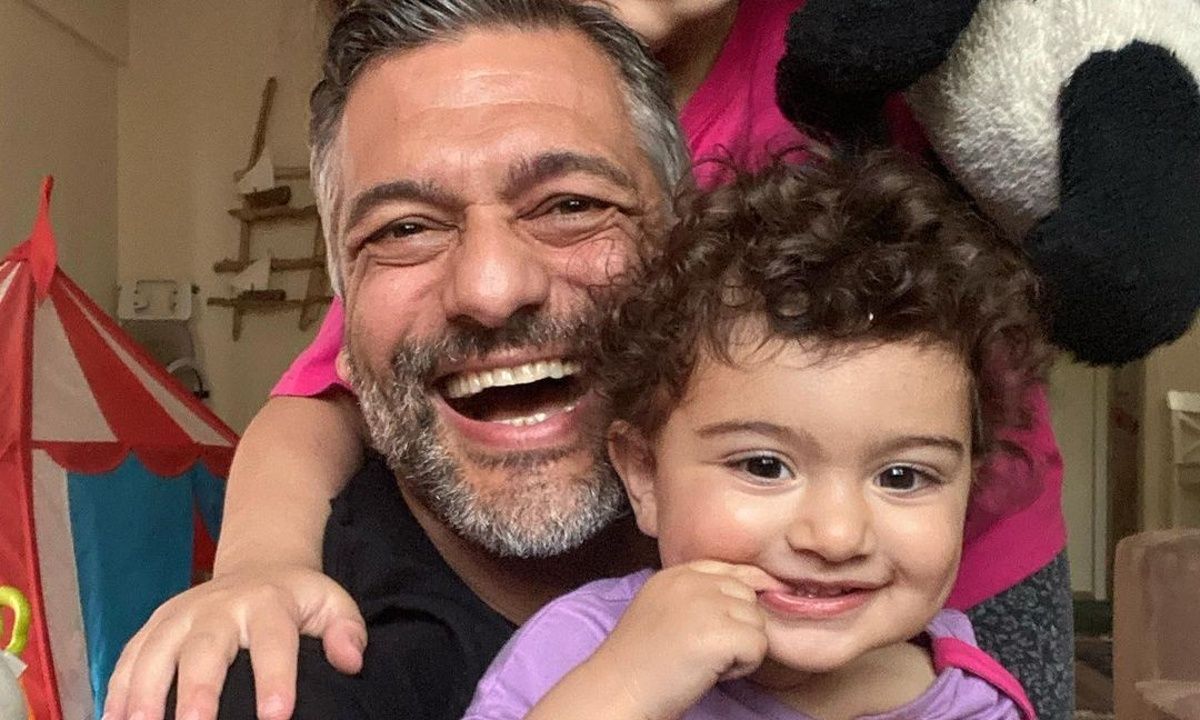 Στέλιος Κρητικός: Η κόρη του έγινε 2 ετών - Η ανάρτησή του