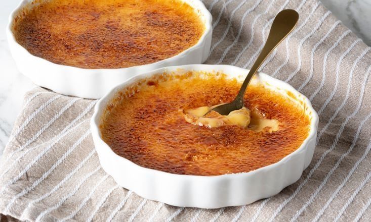 Κρεμ μπρουλέ με 3 υλικά από τον Άκη Πετρετζίκη