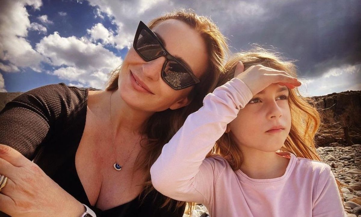 Ρούλα Ρέβη: H ανάρτηση με την κόρη της, Χρυσή