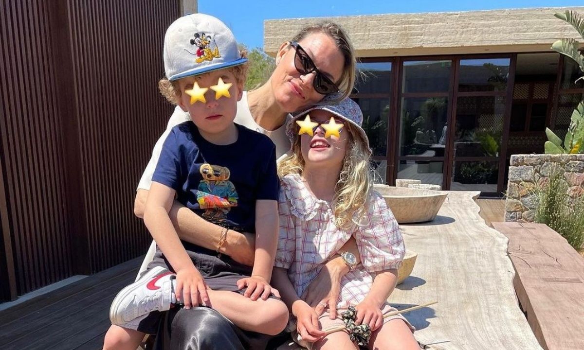 Βίκυ Καγιά: Φωτογραφίες του Ηλία Κρασσά με τα παιδιά τους