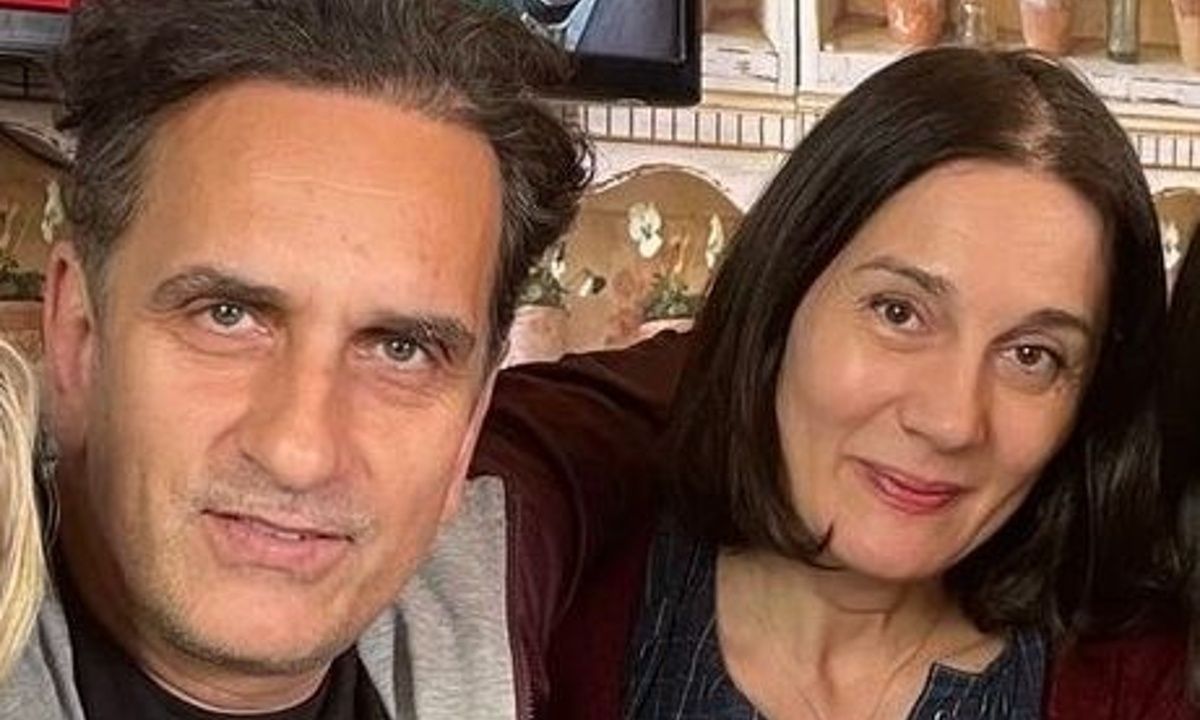 Τον Νίκο Ψαρρά δεν τον αγαπάμε μόνο για το ταλέντο του αλλά και όταν μιλά για τη σύζυγό του