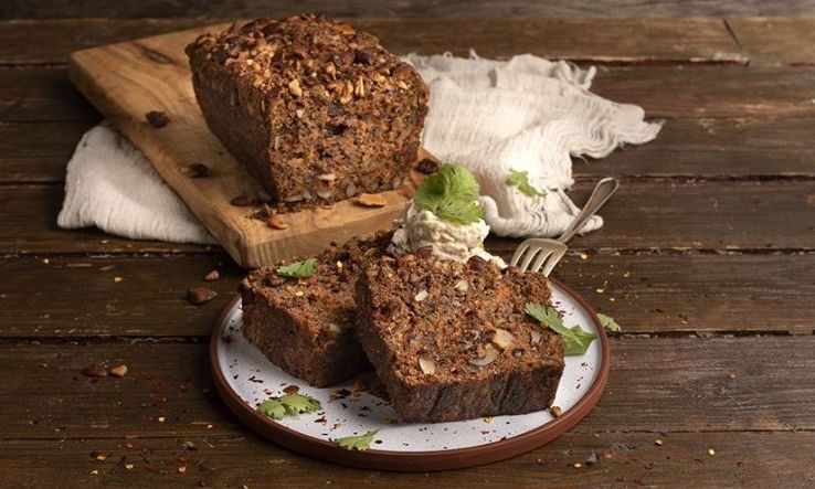 Ψωμί καρότου από τον Άκη Πετρετζίκη