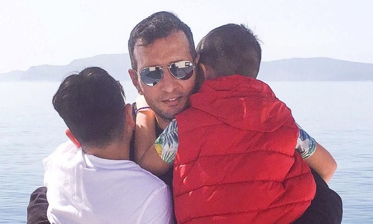 Δημήτρης Μπάσης: Η συναυλία της Τετάρτης και οι φώτο με τα παιδιά του