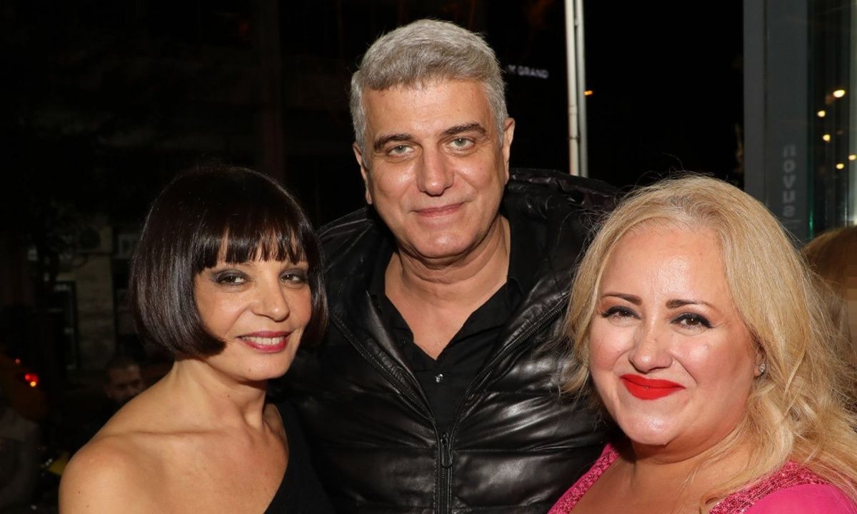 Βλαδίμηρος Κυριακίδης: Τα 35 χρόνια γάμου με τη Μουρίκη, το κόκκινο νυφικό της & οι stylish φωτό