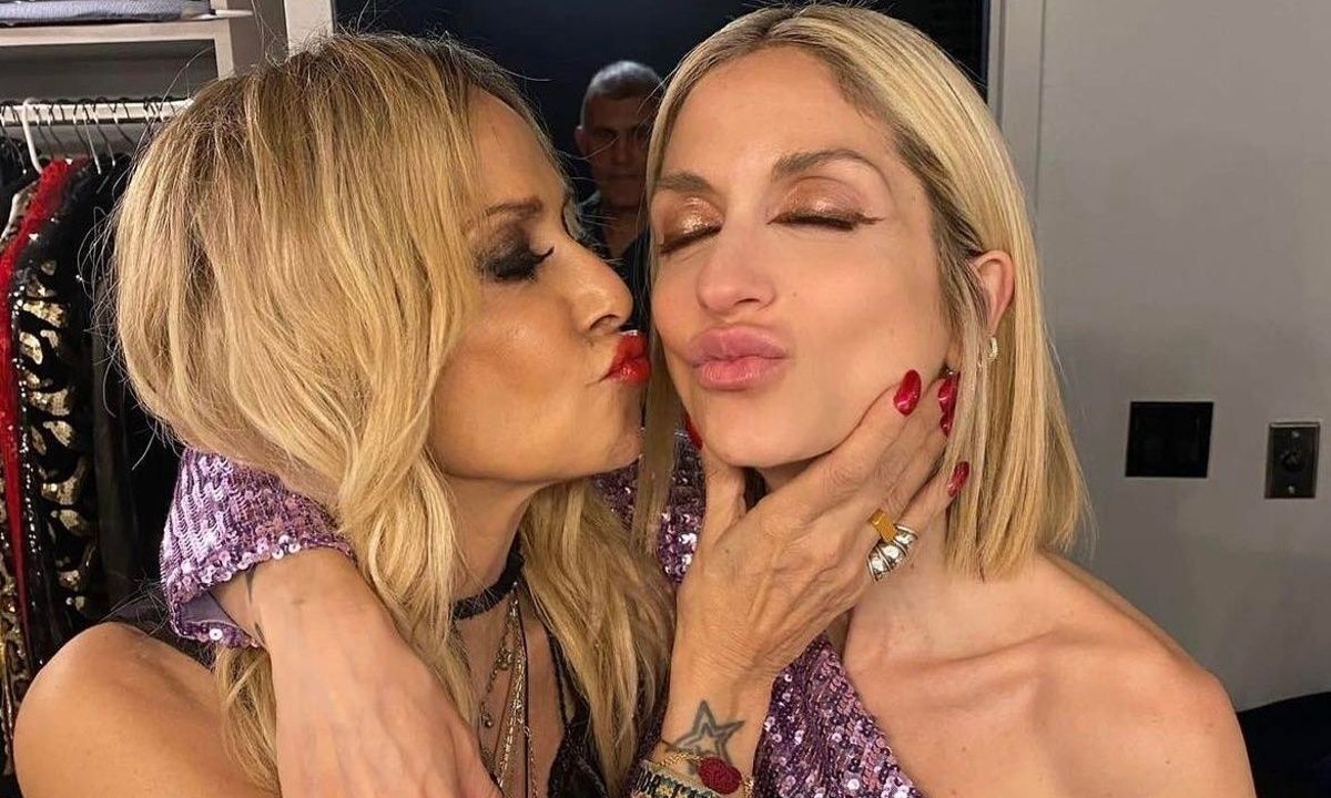 Πιο ξανθιά από ποτέ η Άννα Βίσση είπε μεγάλες αλήθειες για την κόρη της στη νέα της συνέντευξη