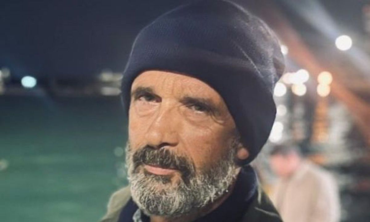 Μία σειρά μόνος του ο Κακούρης στο Ναυάγιο, μαζί με ένα ζευγάρι που ήδη λάτρεψε το κοινό