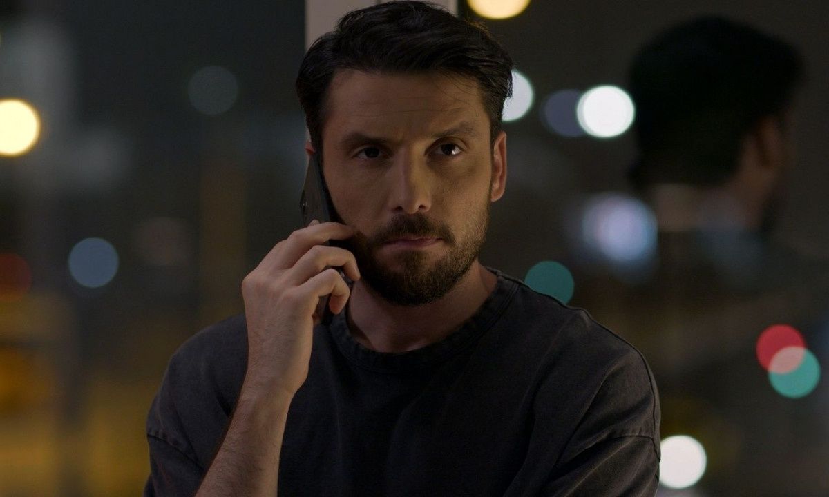 Ο Σπύρος Χατζηαγγελάκης κάνει τον ρόλο της ζωής του και το Twitter τον αποθέωσε