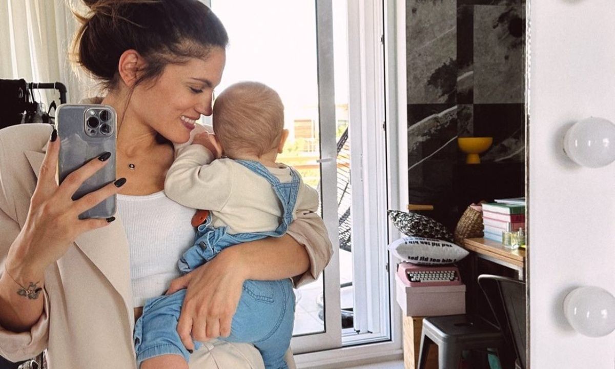 Η Συνατσάκη απαντά στους haters με την πιο γλυκιά photo