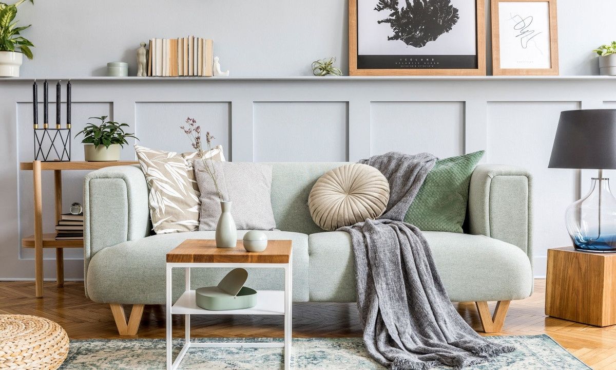 Διακόσμηση καναπέ: Ιδέες για ριχτάρια και μαξιλάρια