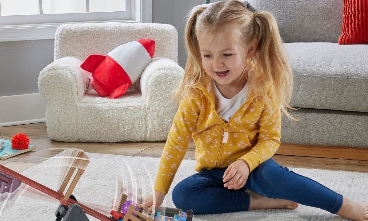 Γιατί τα παιδιά δεν αποχωρίζονται το τρενάκι τους: Τι τους προσφέρει και πώς τα βοηθά