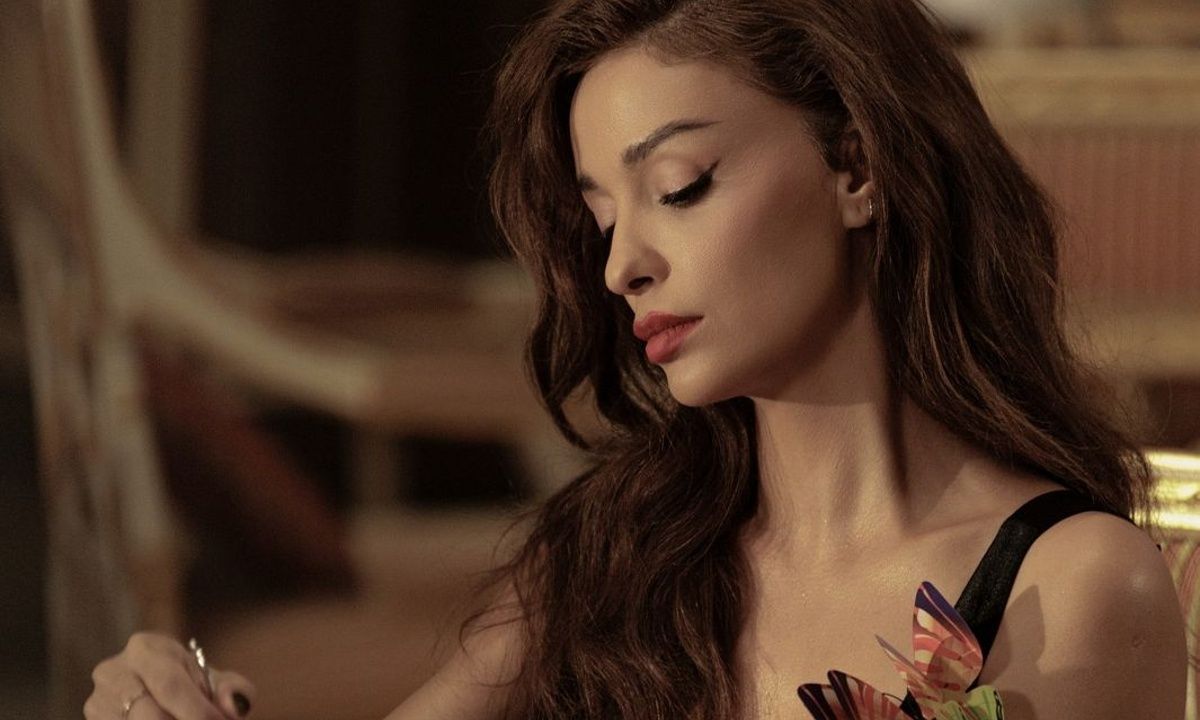 Το 60's look της Ελένης Φουρέιρα από το βιντεοκλίπ