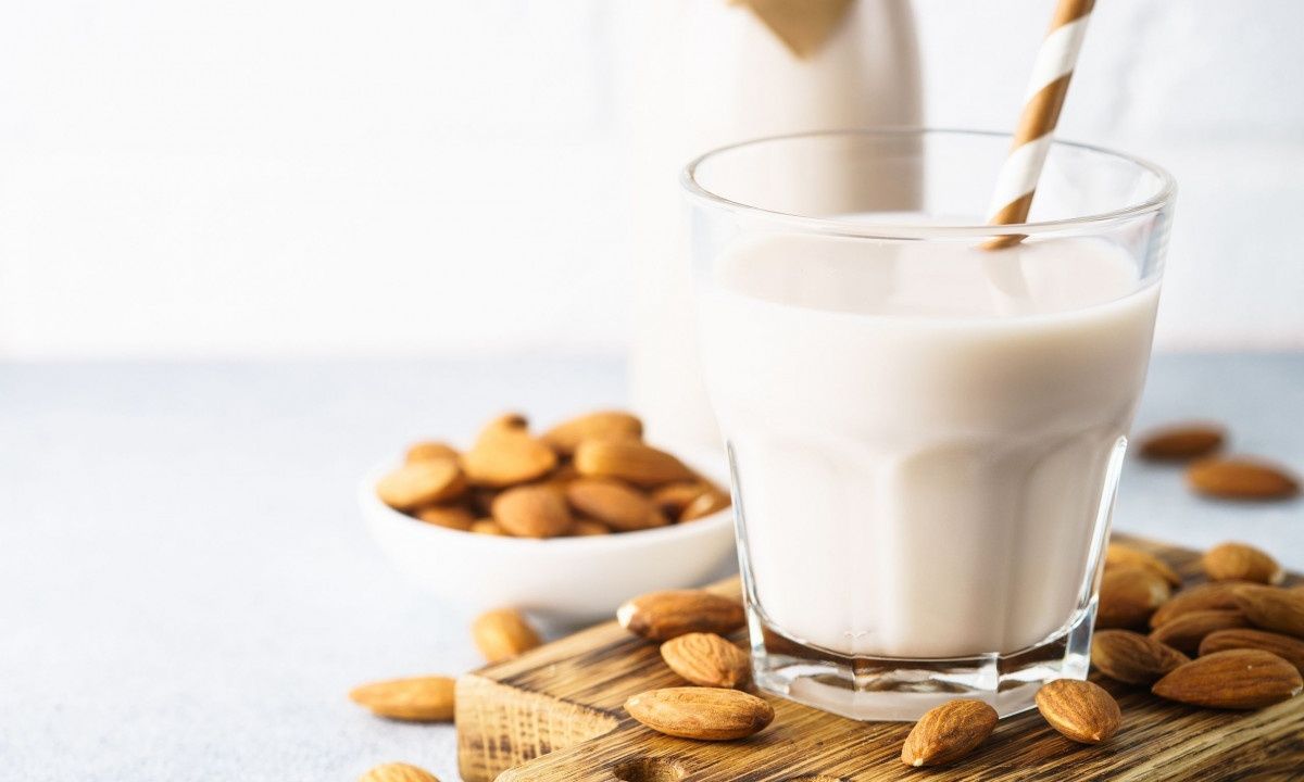 Γάλα αμυγδάλου: Πλούσιο σε βιταμίνη Ε και με μόλις 37 θερμίδες