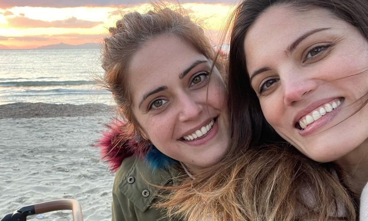 Στο βίντεο της Συνατσάκη, η Αλίκη είναι η αδερφή που θα θέλαμε όλες