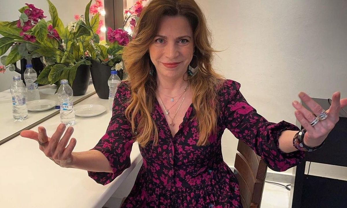 Δήμητρα Παπαδοπούλου: Τραγουδά και η Μπακοδήμου σχολιάζει