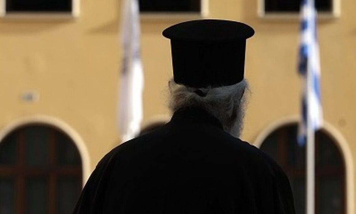 Συνελήφθη μοναχός για ασέλγεια σε ανήλικο σε νησί του Αργοσαρωνικού