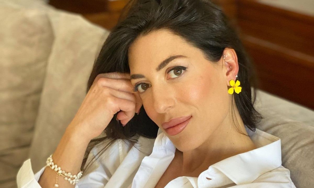 Φλορίντα Πετρουτσέλι: Η κόρη της έκανε μανικιούρ με αυτοκόλλητα