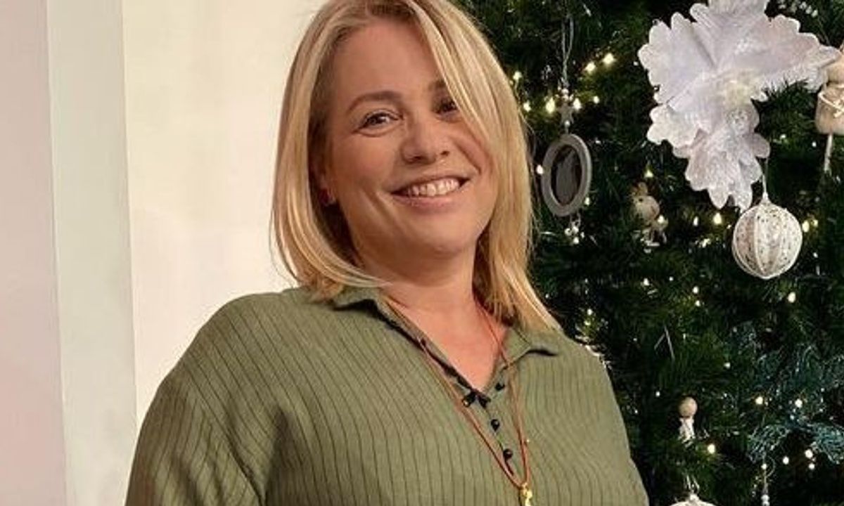 Η Μαριάννα Τουμασάτου έγινε 56 ετών αλλά «έπαθε» 1994 - Η τέλεια φωτό και το δώρο