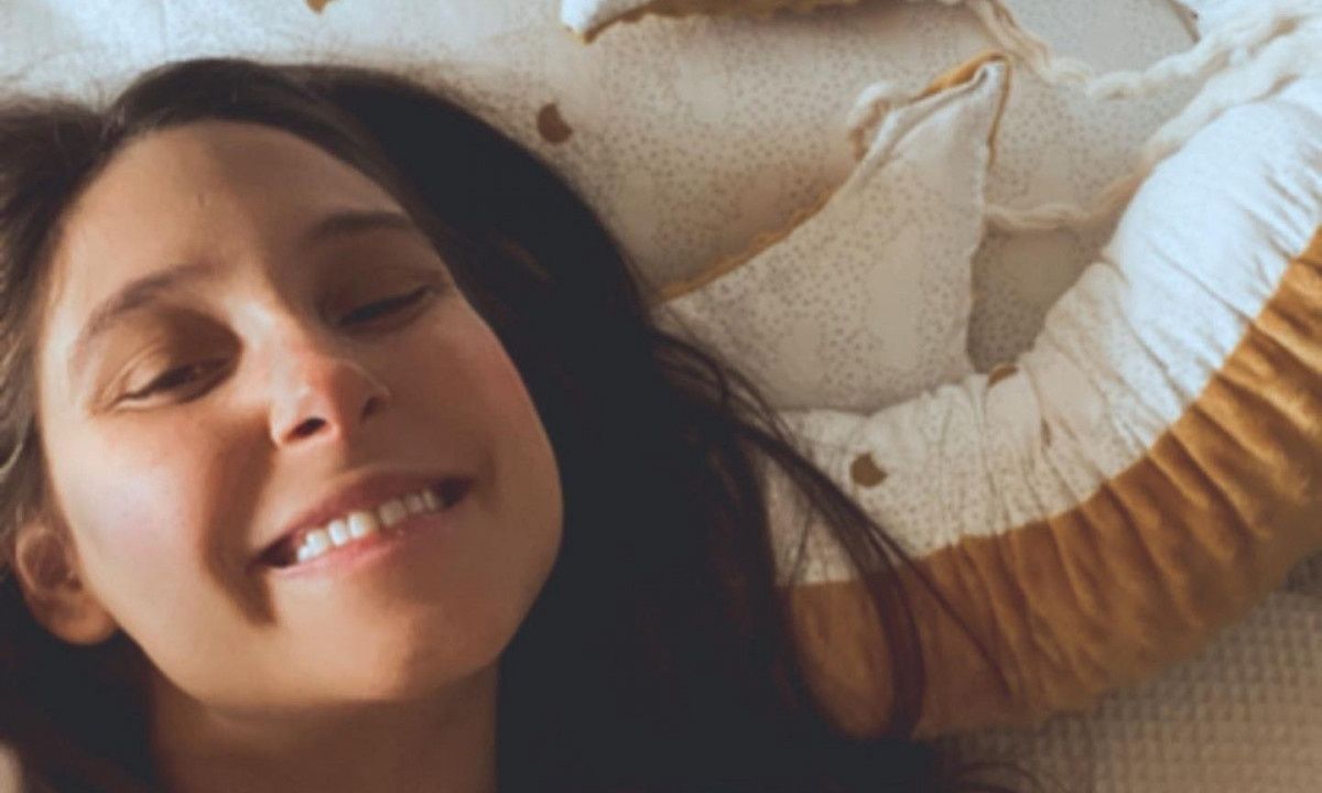 Φωτεινή Αθερίδου: Κάνει κούνια τον γιο της μέσα στο σπίτι