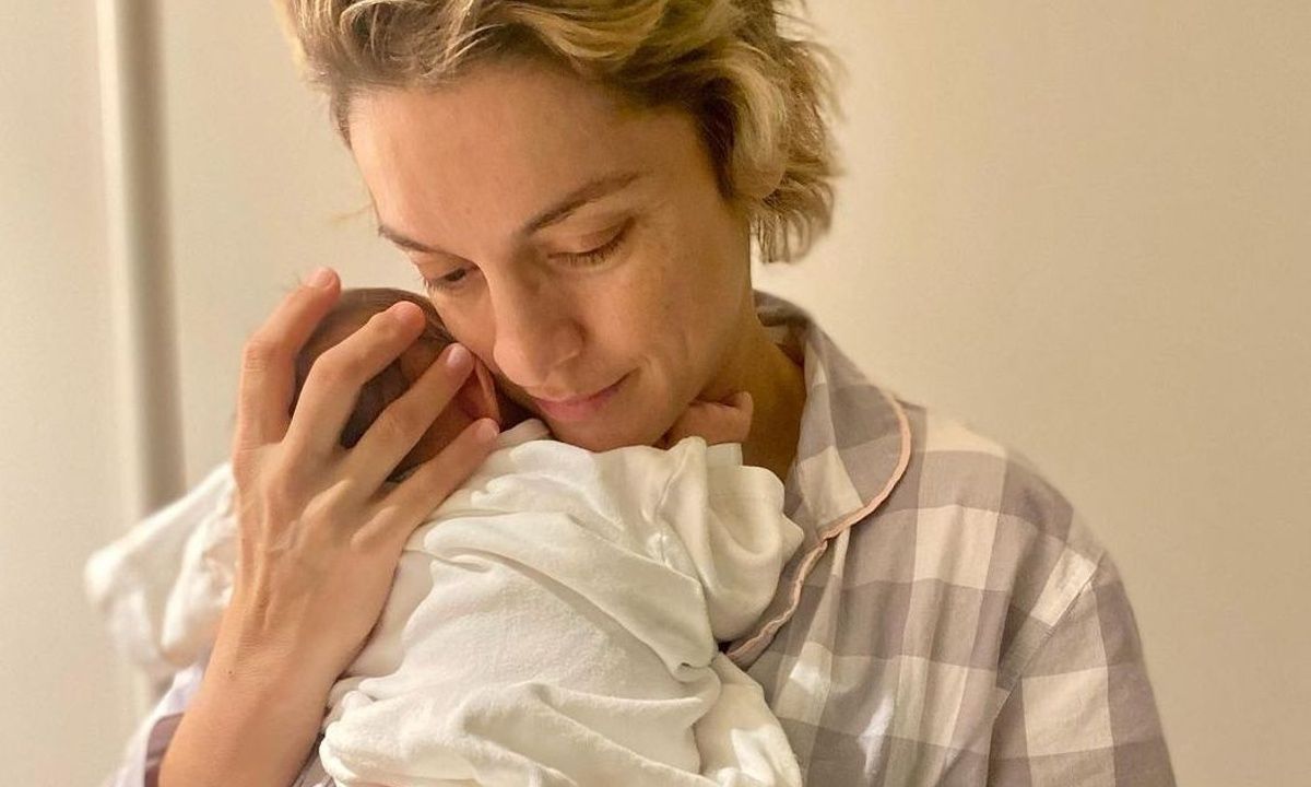 Ο γιος της Σκαφιδά έγινε 3 εβδομάδων: H φωτογραφία και το φυλαχτό