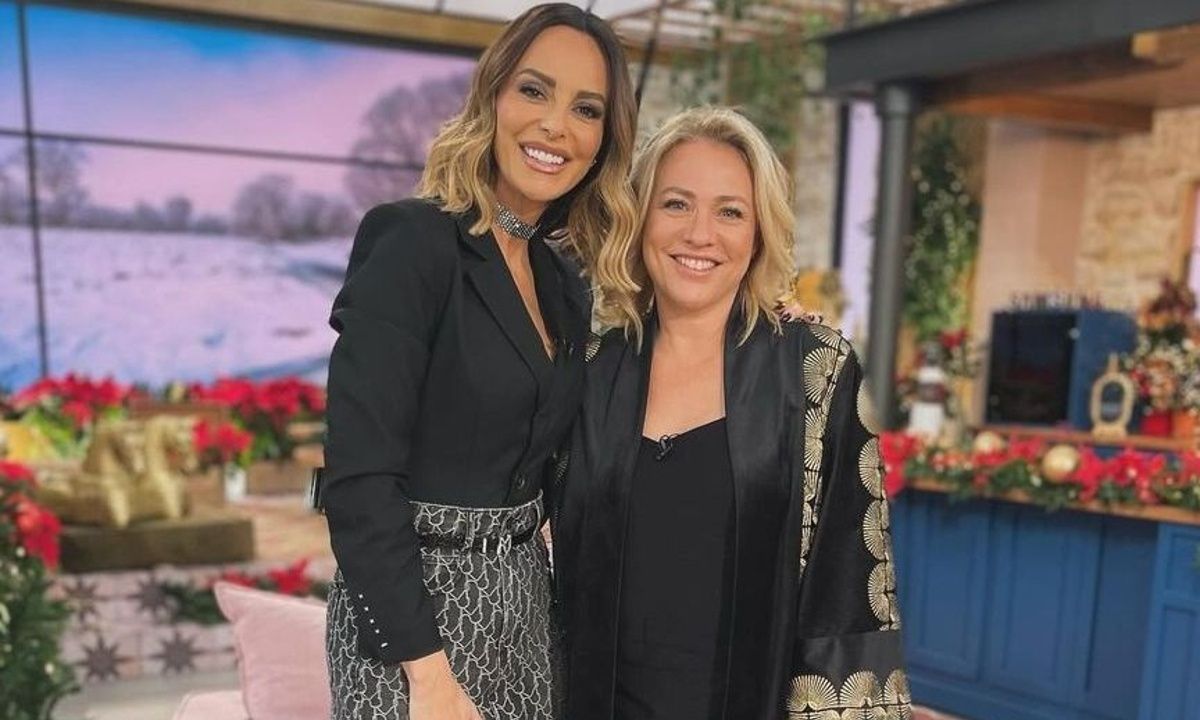 Μαριάννα Τουμασάτου: To μαύρο pyjama look και η αλλαγή στα μαλλιά