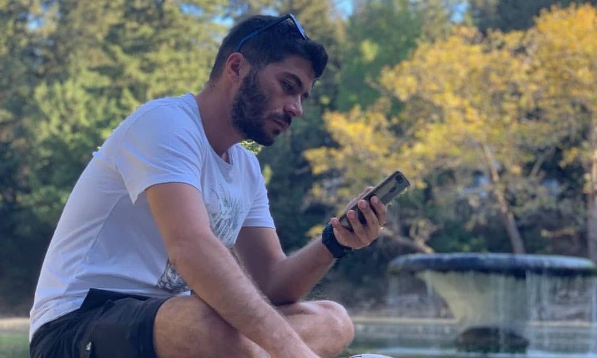 Ο Θανάσης από το «Ευτυχισμένοι Μαζί» αντέδρασε σε σχόλιο για τη γυναίκα του