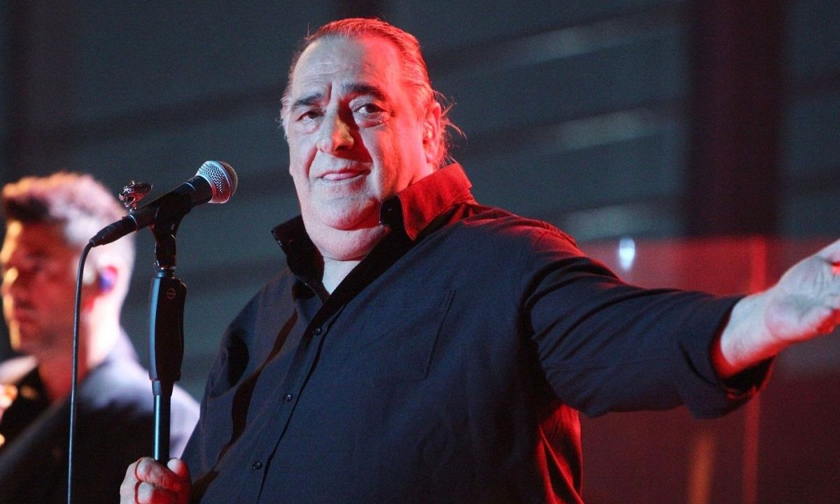 Νούμερο 1 trend στο Twitter η απώλεια του Βασίλη Καρρά