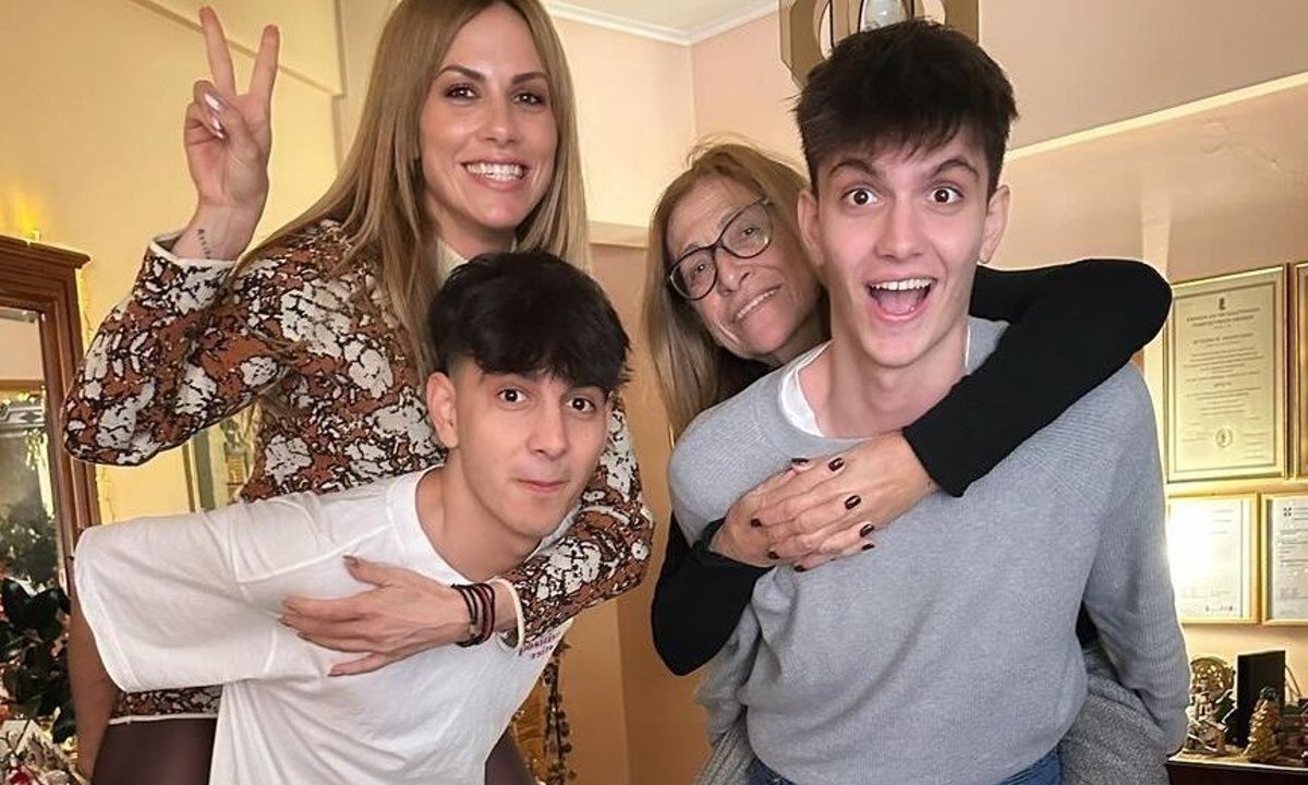 Η μαμά της Ντορέττας Παπαδημητρίου έκλεψε τις εντυπώσεις για άλλη μία φορά