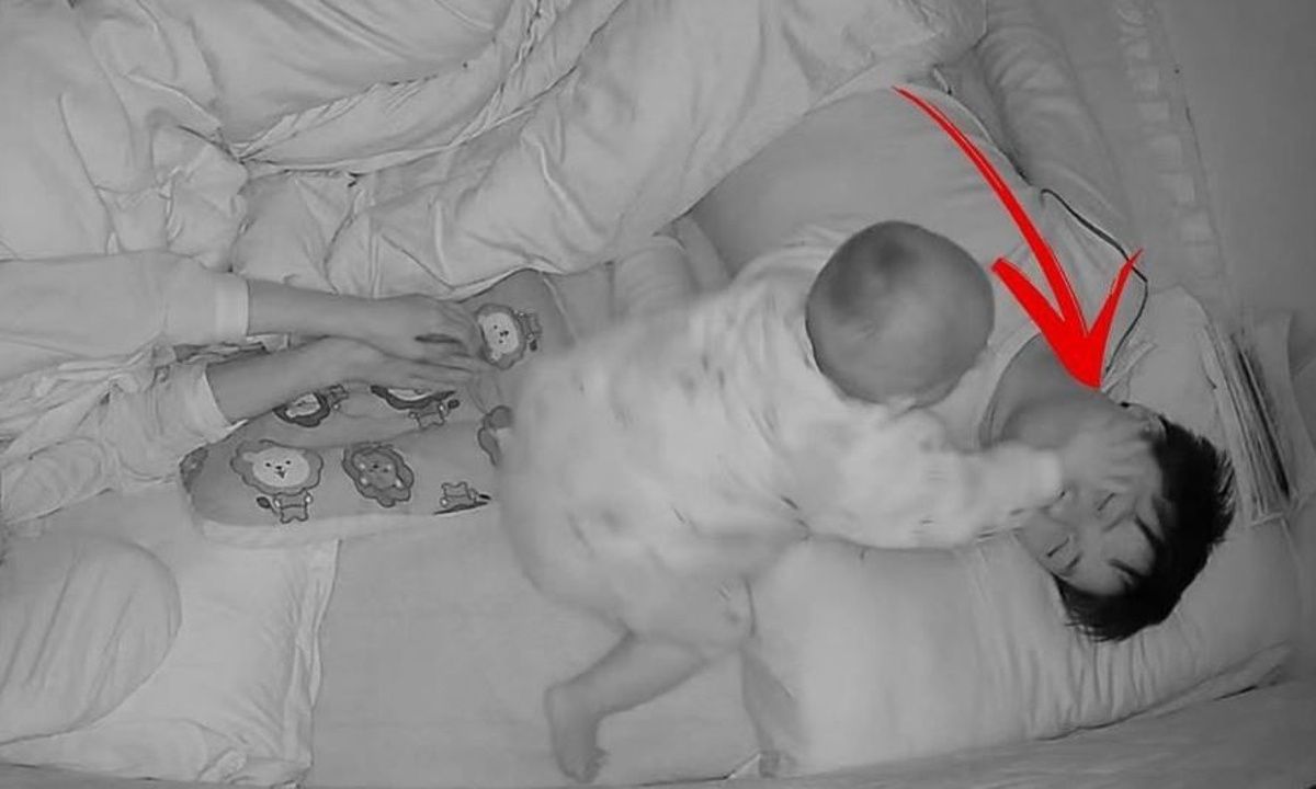 Μωράκι χαστουκίζει τον μπαμπά του που ροχαλίζει