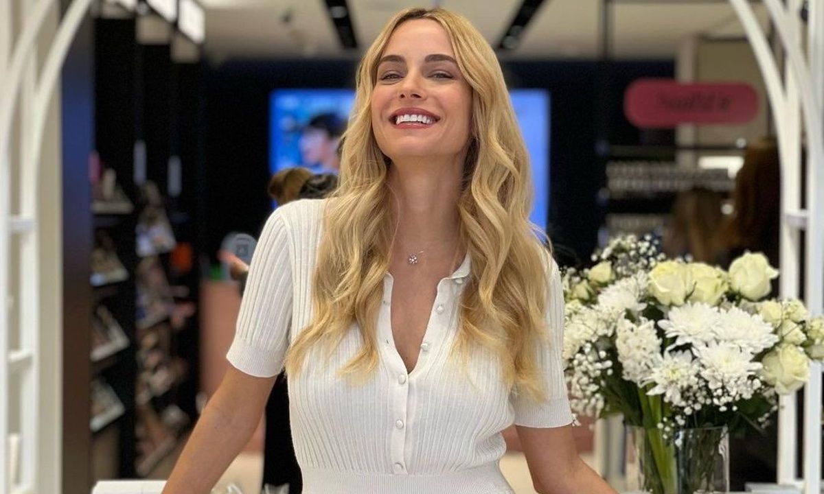 Η Δ. Νομικού έχει ελάχιστες φίλες και μιλά με ειλικρίνεια για αυτό