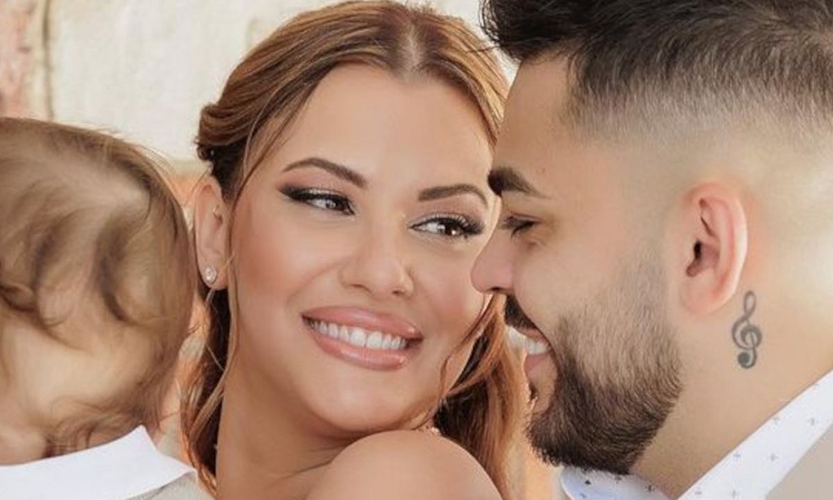 Λάουρα Νάργες – Χρήστος Σαντικάι: Πόζαραν αγκαλιά με τον γιο τους & το Insta... «έλιωσε»!