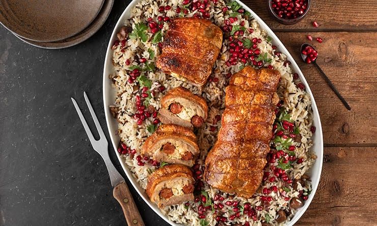 Τραγανή πανσέτα γεμιστή με λουκάνικα και φέτα από τον Άκη Πετρετζίκη