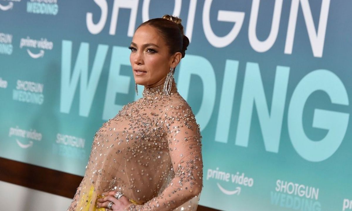 Η Jennifer Lopez aαπέδειξε ότι ΔΕΝ έχει κάνει botox