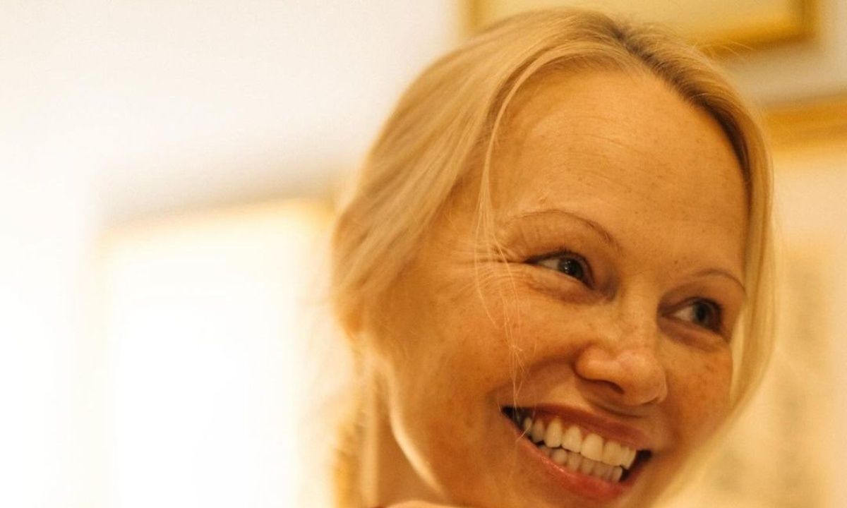 Pamela Anderson: Οι νέες φωτό της 56χρονης χωρίς ίχνος μακιγιάζ